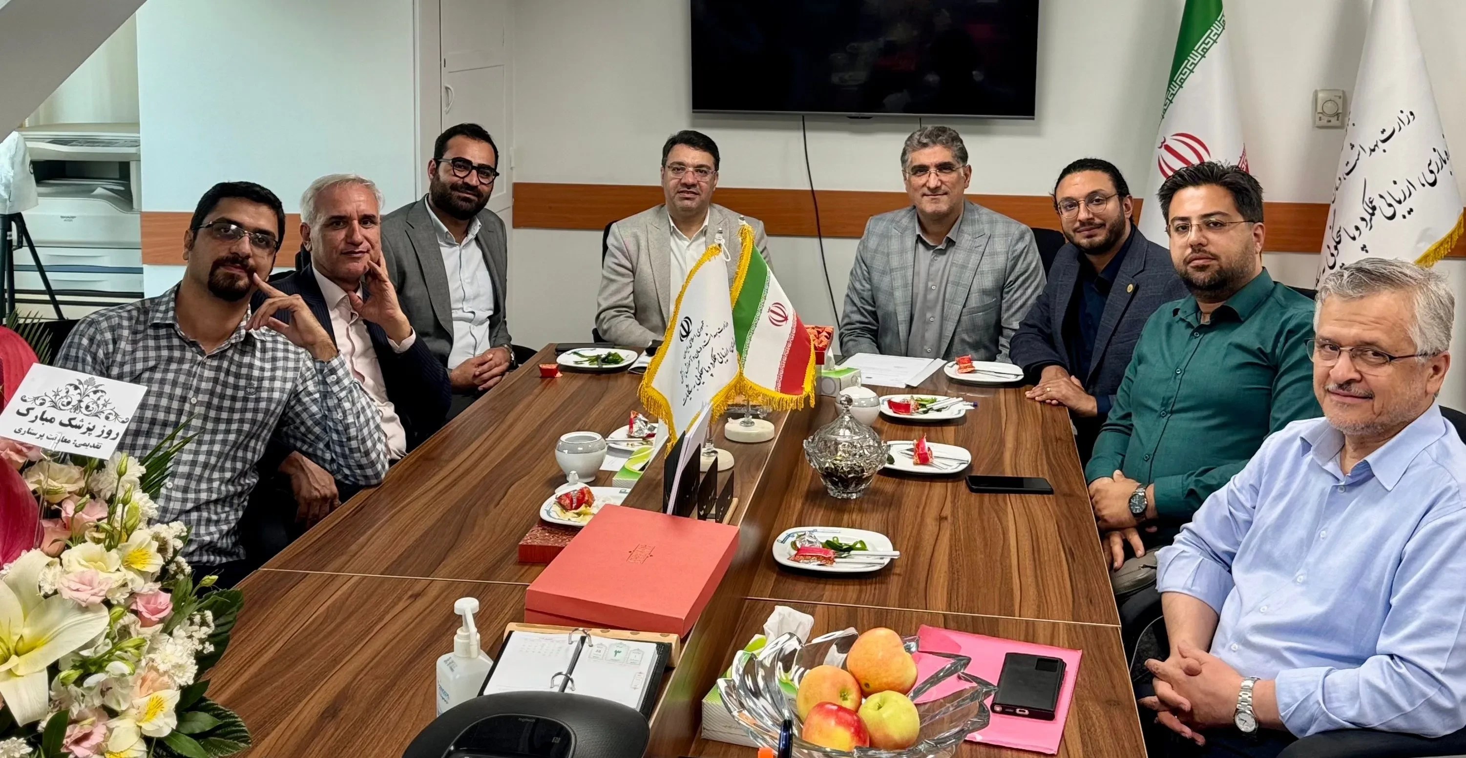 بررسی فعالیت مراکز غیرمجاز ساخت پروتزهای دندانی در نشست مشترک جامعه و انجمن علمی دندانسازی با وزارت بهداشت